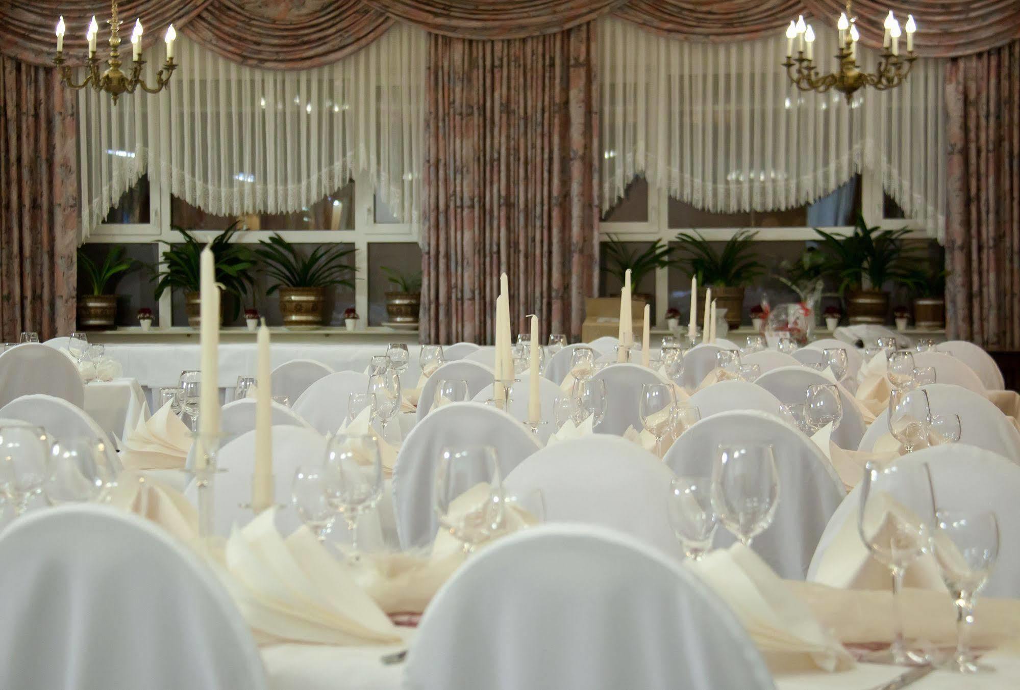 Hotel & Restaurant Krone Kestert المظهر الخارجي الصورة